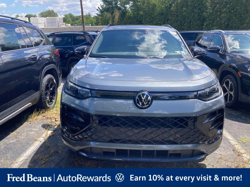 New 2026 Volkswagen Tiguan SE R-Line Black SUV