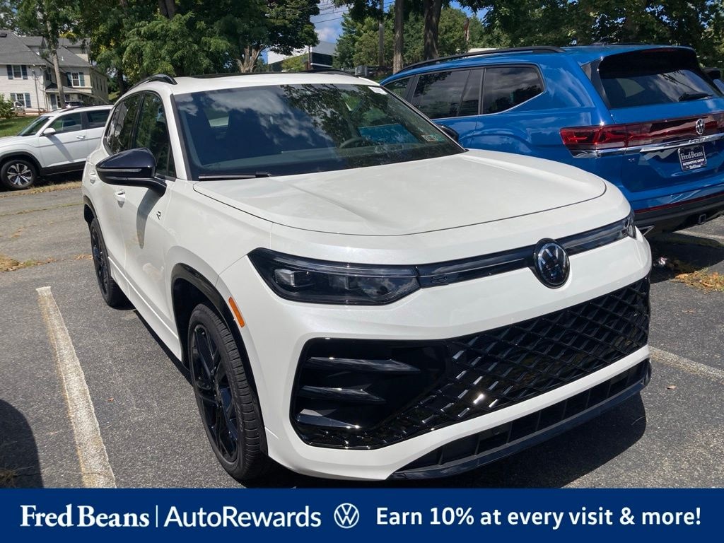 New 2026 Volkswagen Tiguan SE R-Line Black SUV