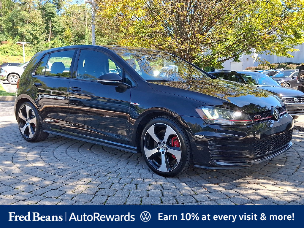 Used 2017 Volkswagen Golf GTI SE Hatchback