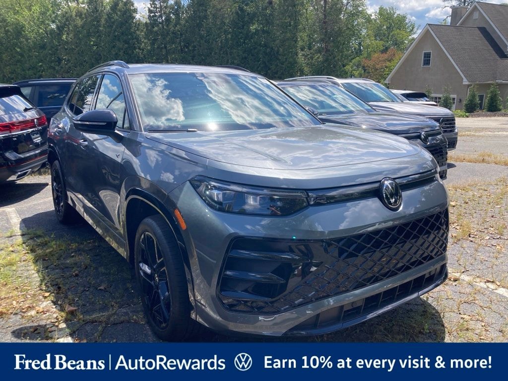 New 2026 Volkswagen Tiguan SE R-Line Black SUV