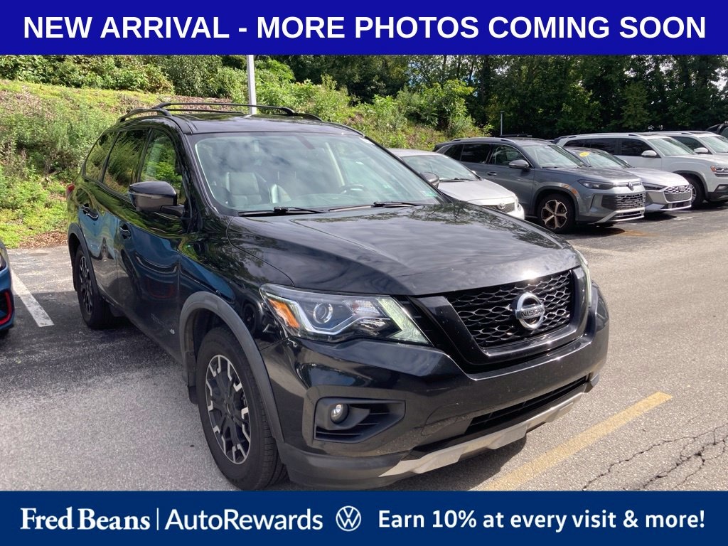 Used 2020 Nissan Pathfinder SL SUV