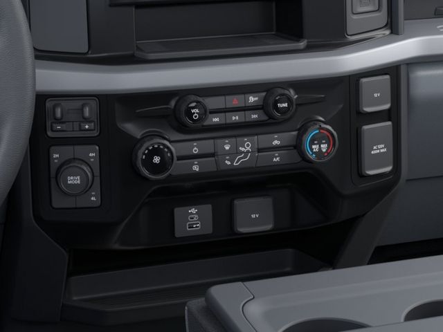2025 Ford F-550 Super Duty Chassis Cab XLT - Photo 15
