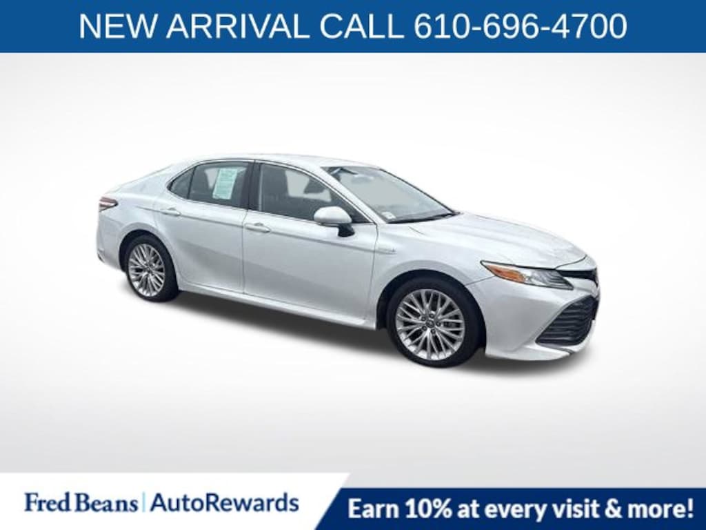 Used 2019 Toyota Camry Hybrid XLE Sedan