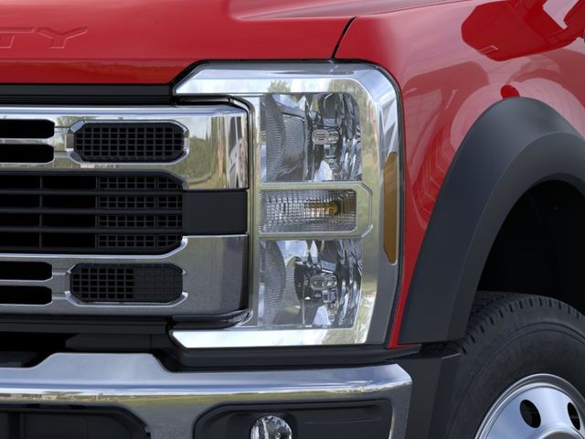 2025 Ford F-550 Super Duty Chassis Cab XLT - Photo 18
