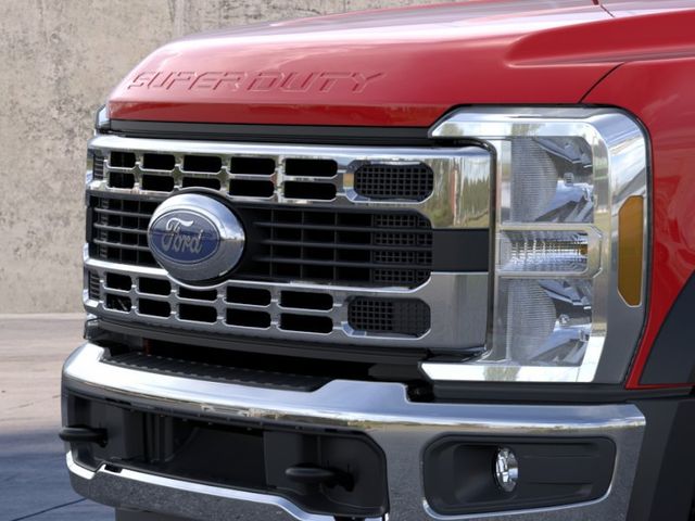 2025 Ford F-550 Super Duty Chassis Cab XLT - Photo 17