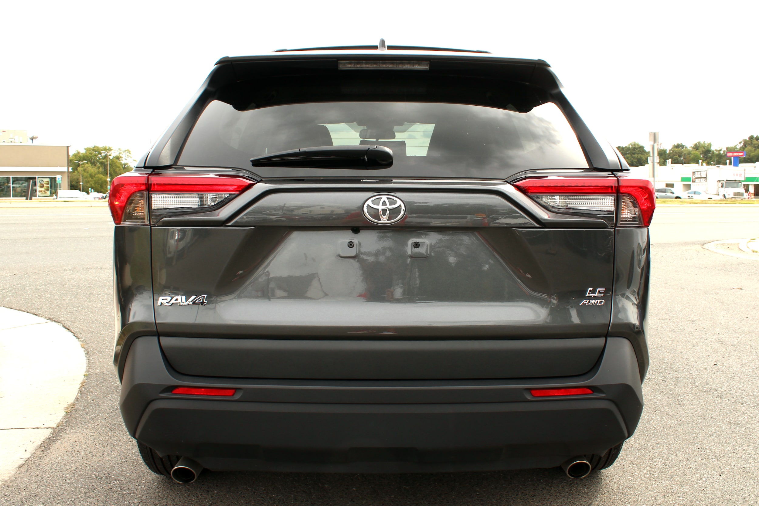 2021 Toyota RAV4 LE - Photo 6