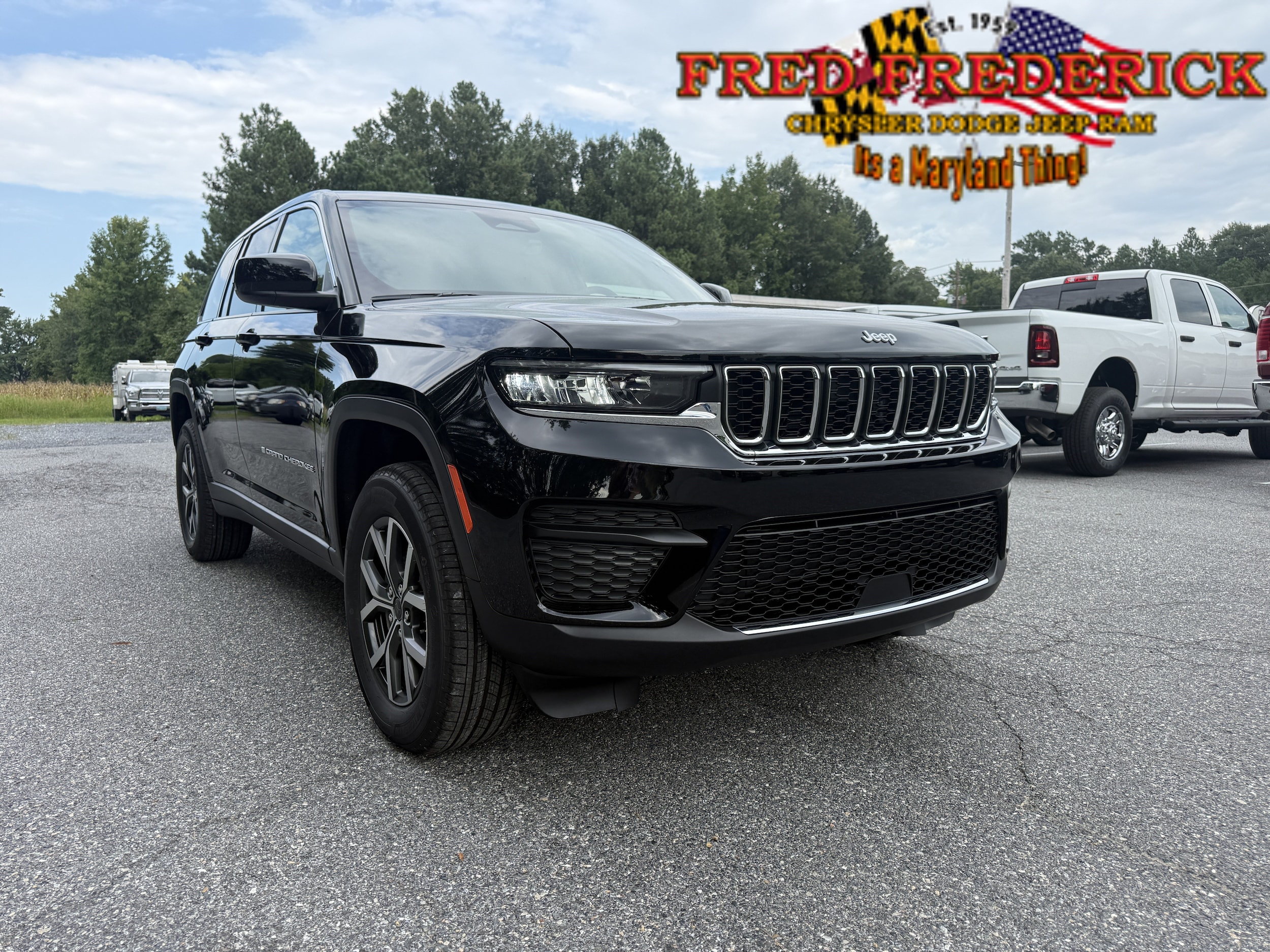 2027 Jeep Grand Cherokee Laredo