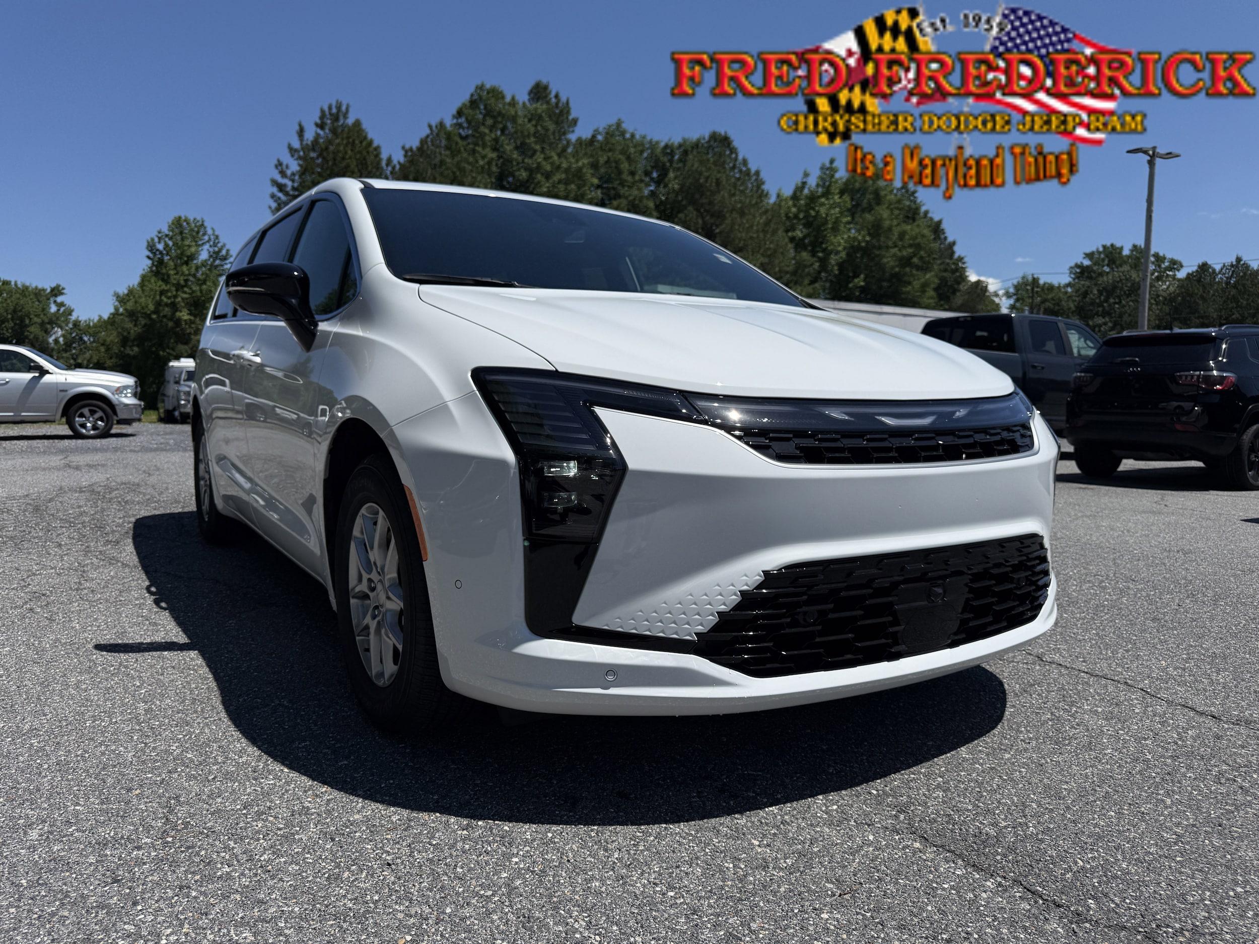 2027 Chrysler Pacifica Select