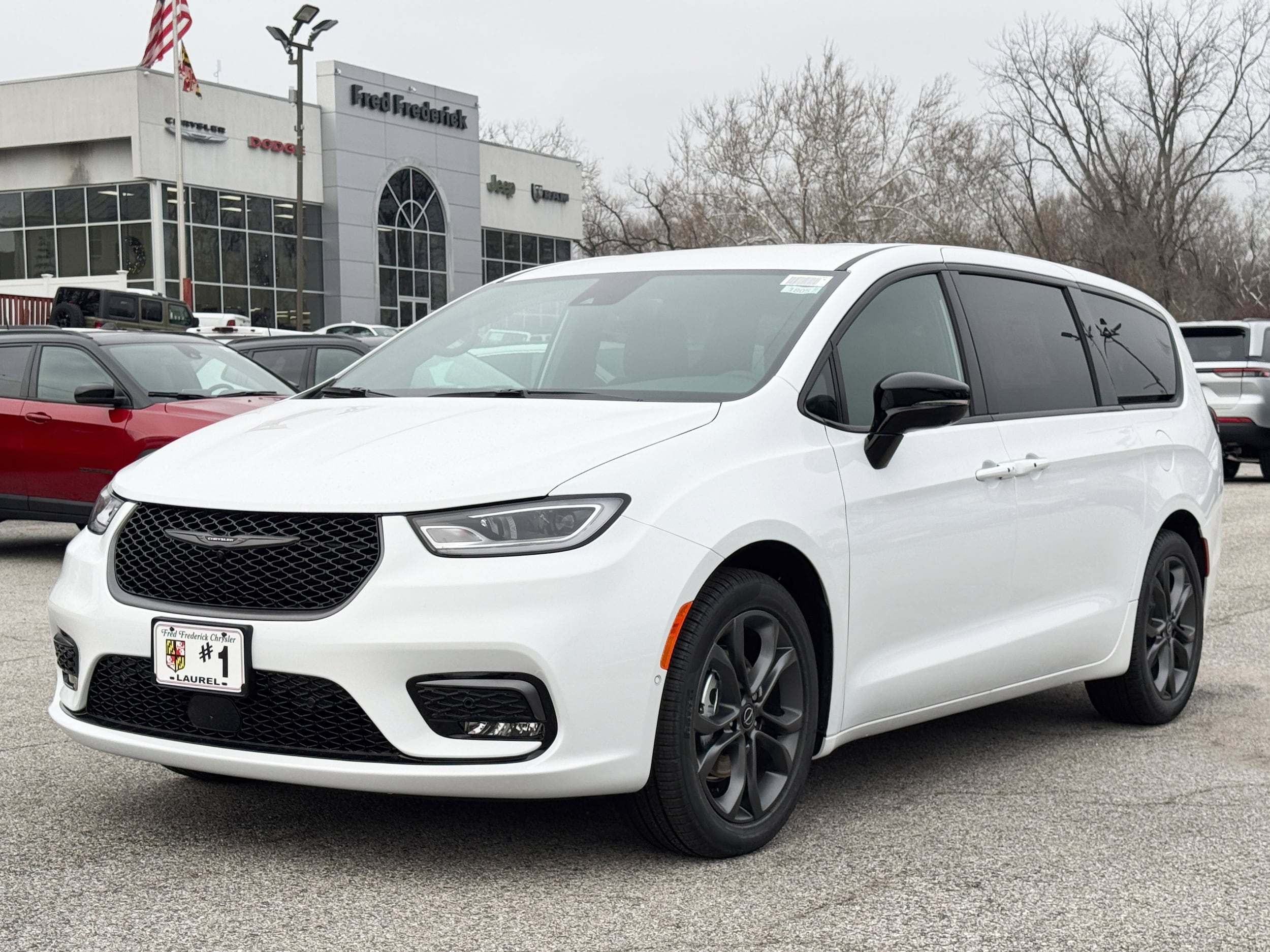 2026 Chrysler Pacifica Select