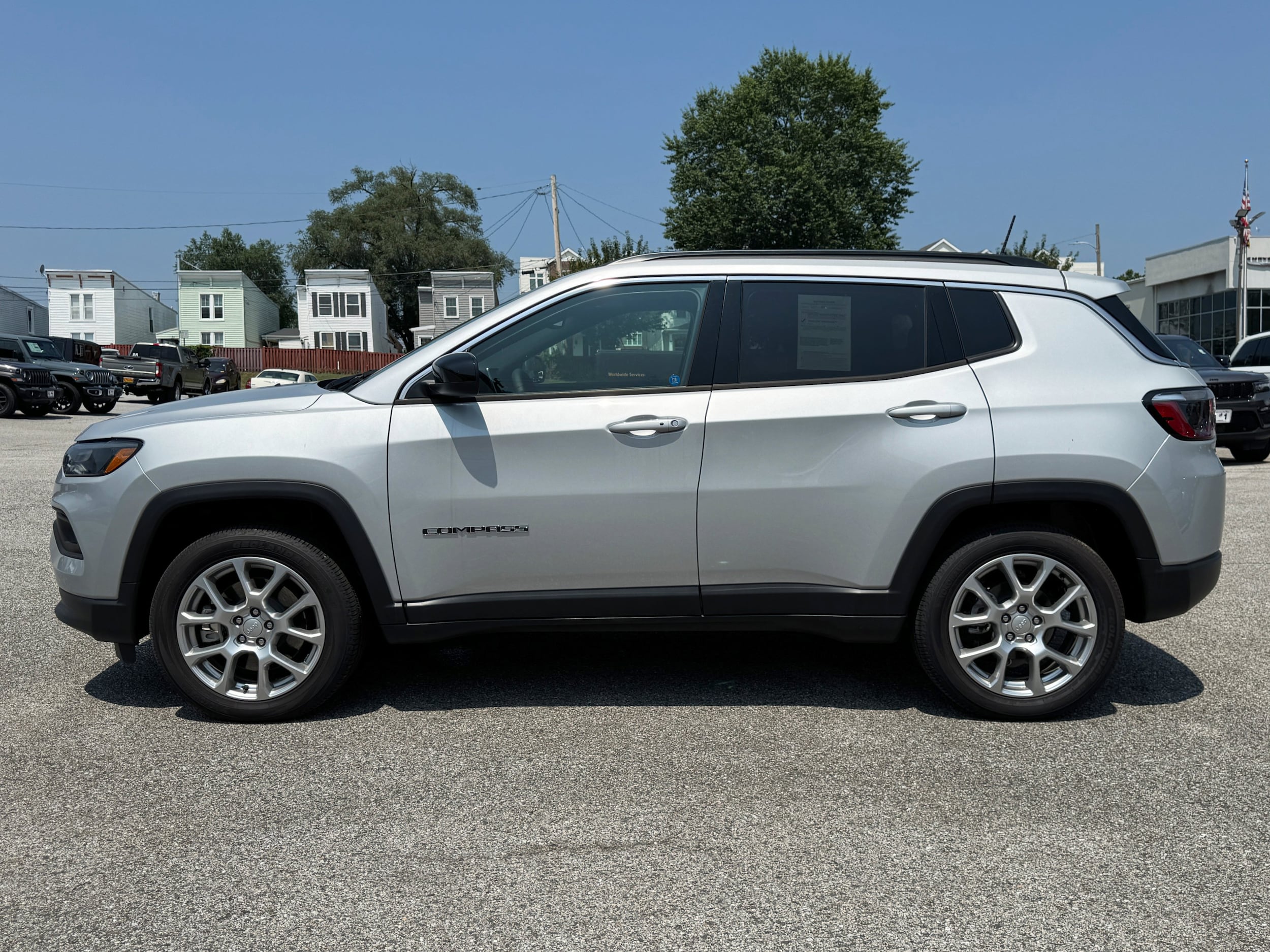 2024 Jeep Compass Latitude Lux - Photo 8