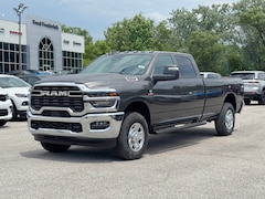 2026 Ram 3500 TRADESMAN CREW CAB 4X4 8' BOX Pickup