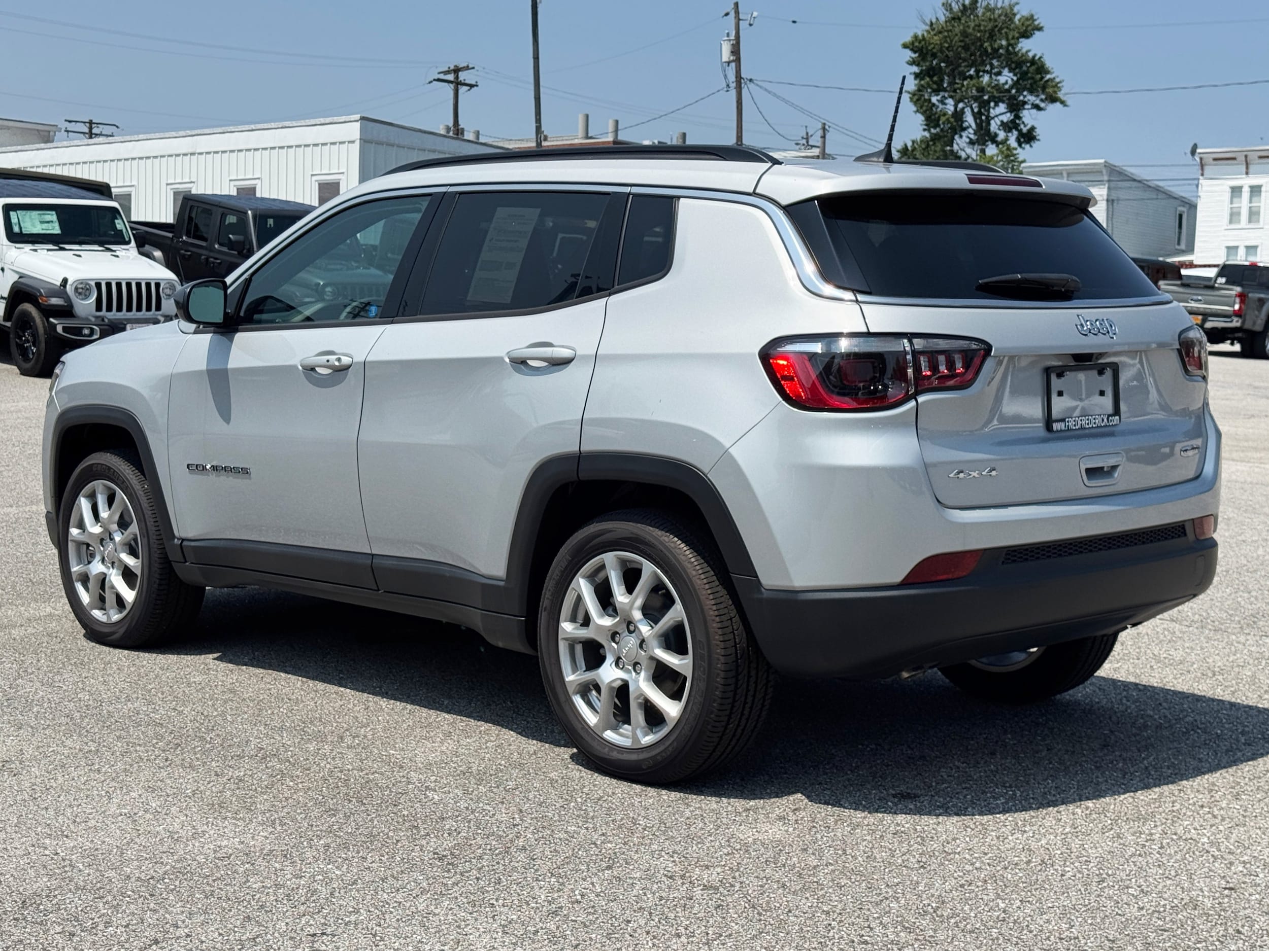 2024 Jeep Compass Latitude Lux - Photo 7