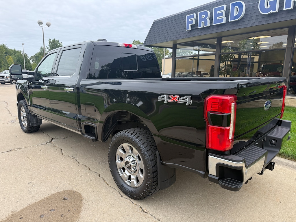 Used 2023 Ford F-250 Lariat Truck Crew Cab
