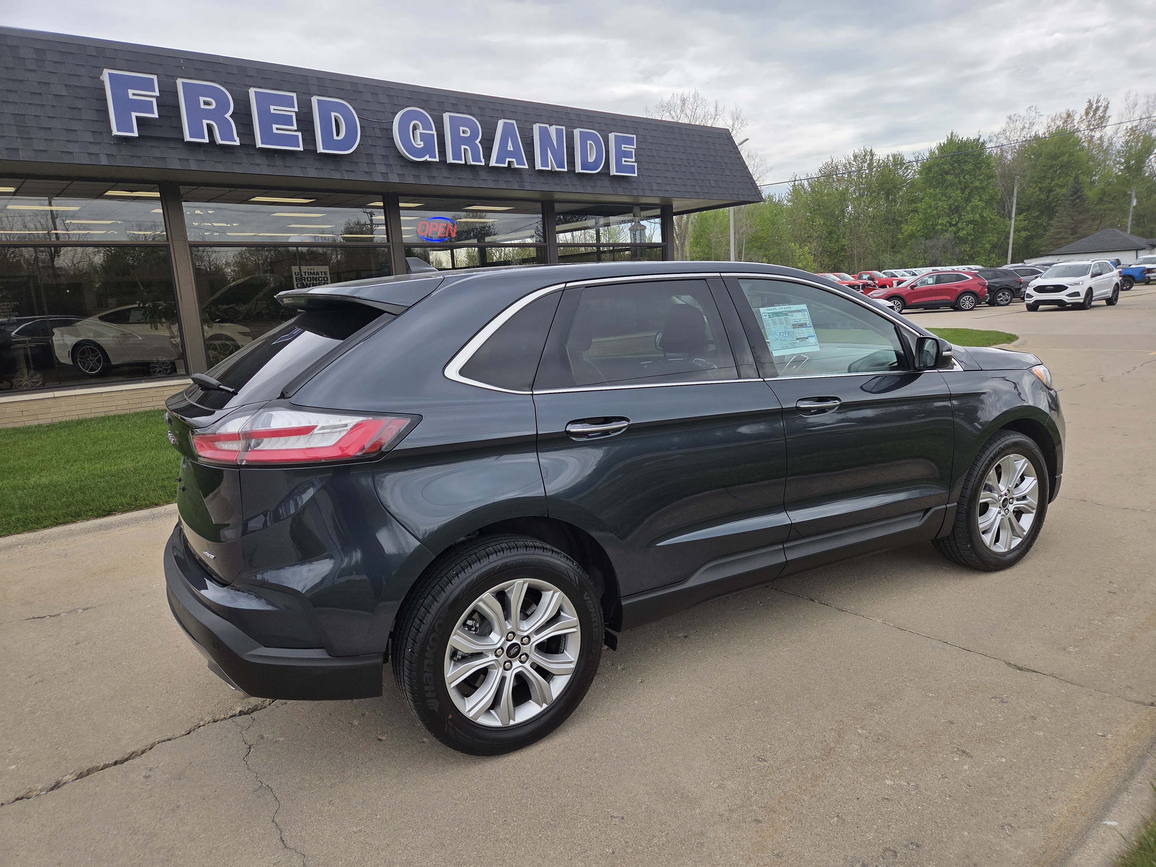 2023 Ford Edge Titanium SUV
