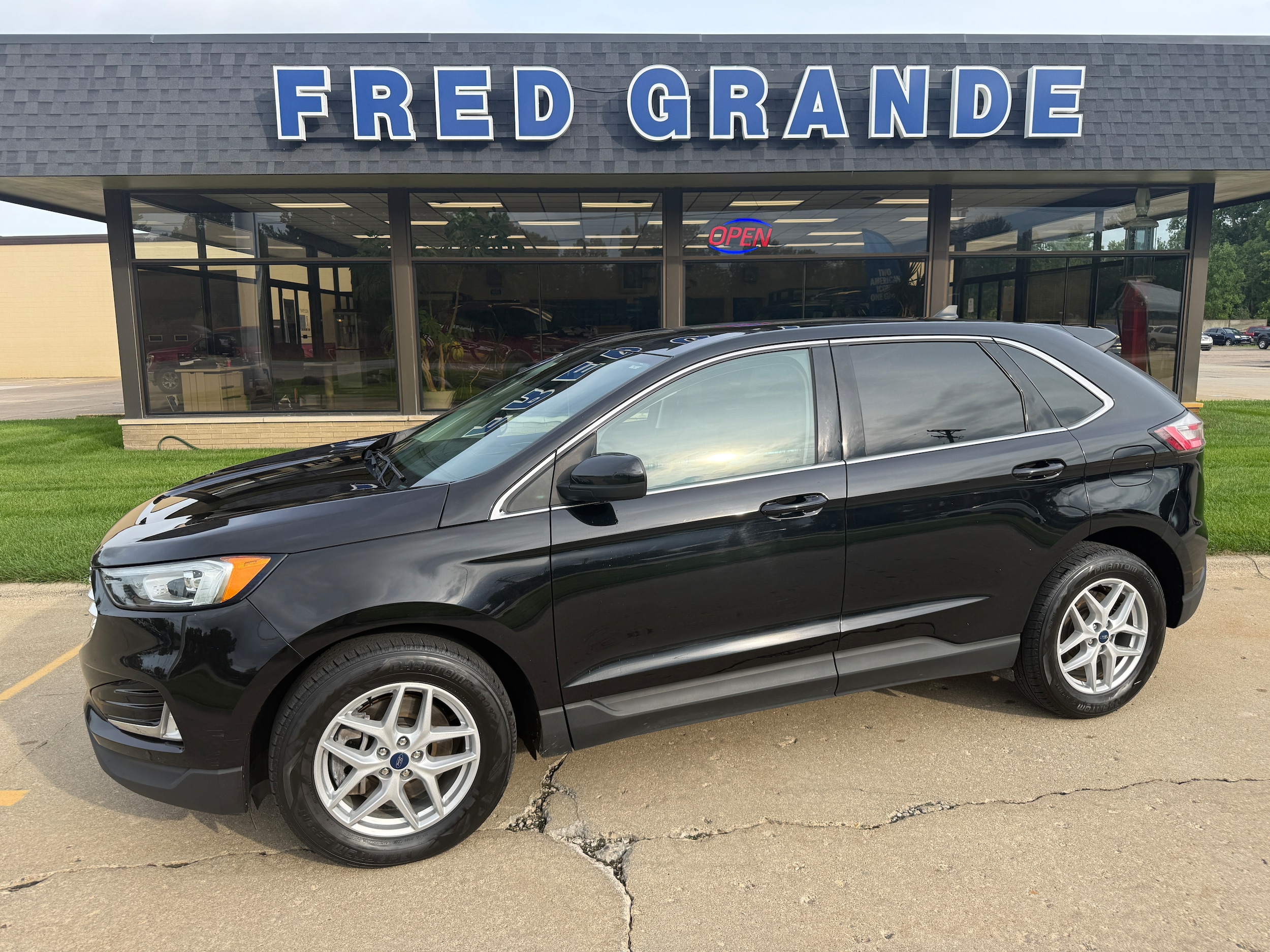2022 Ford Edge SUV 