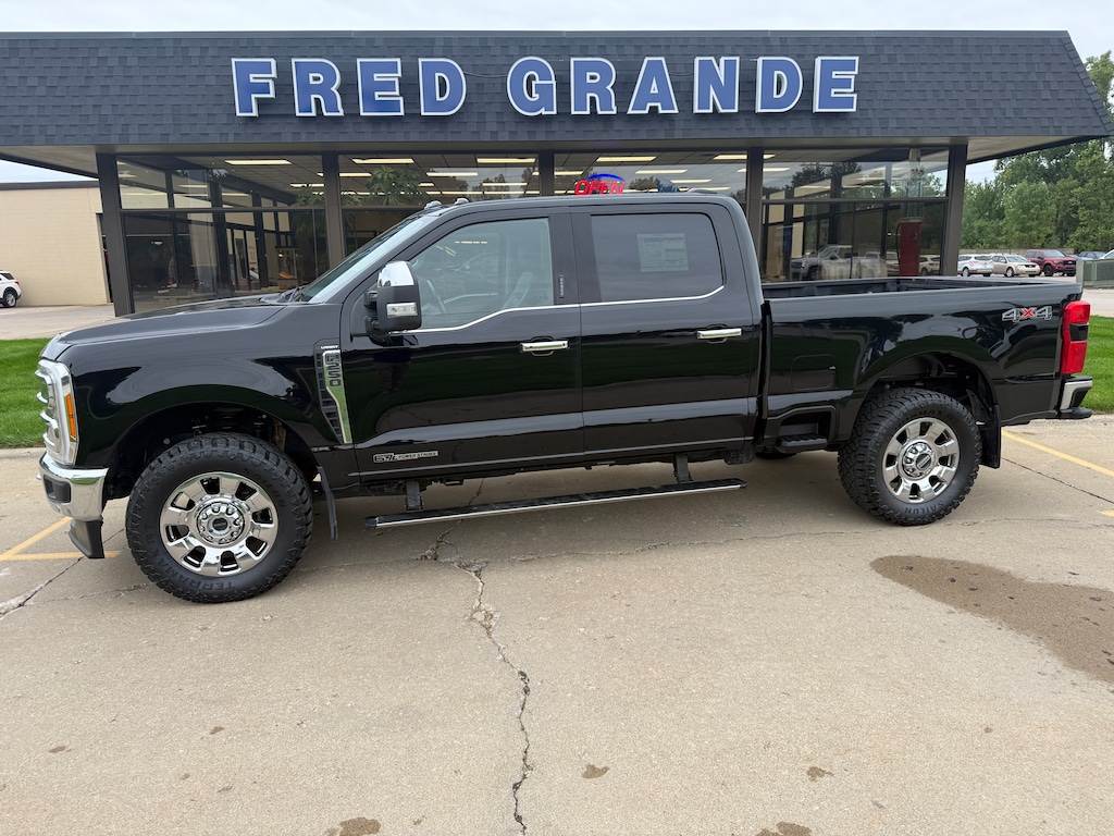 Used 2023 Ford F-250 Lariat Truck Crew Cab