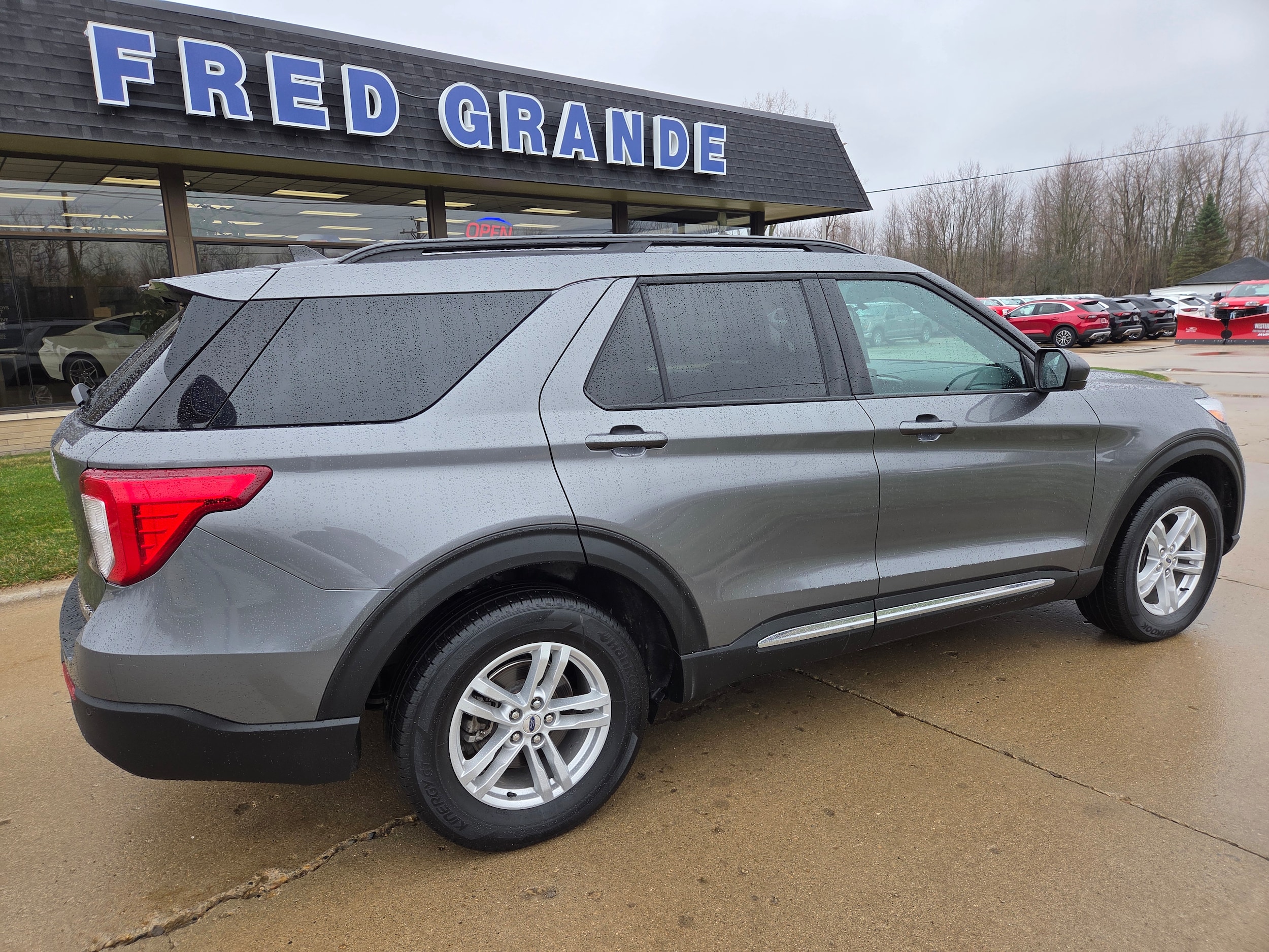 2024 Ford Explorer SUV 