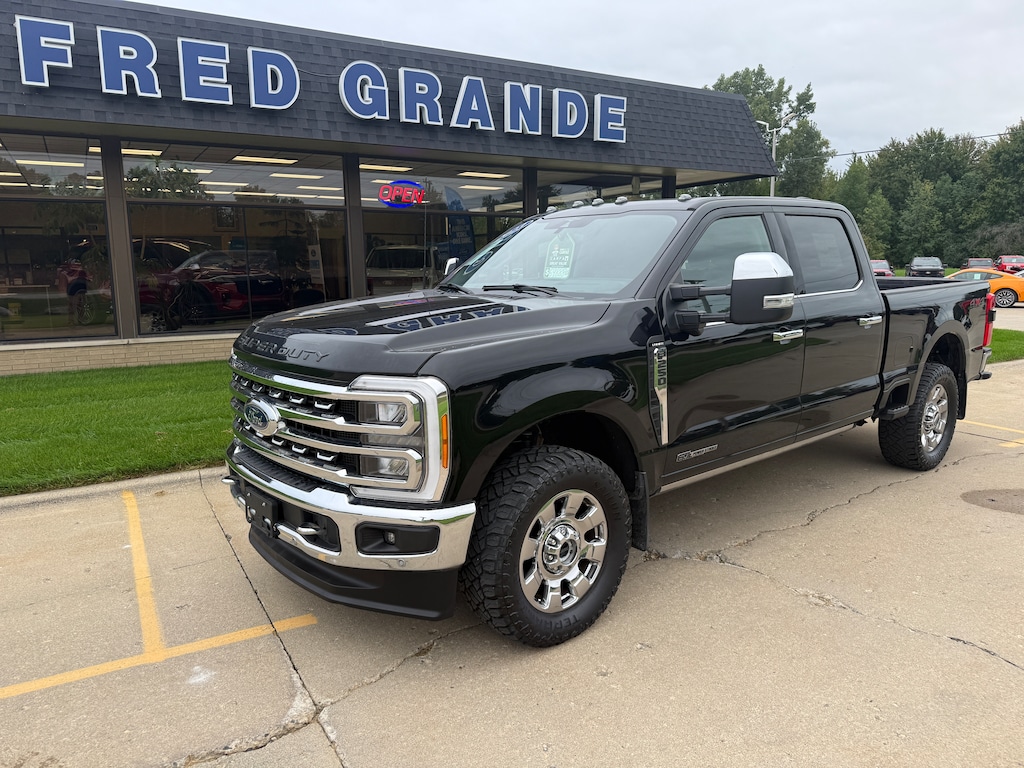 Used 2023 Ford F-250 Lariat Truck Crew Cab