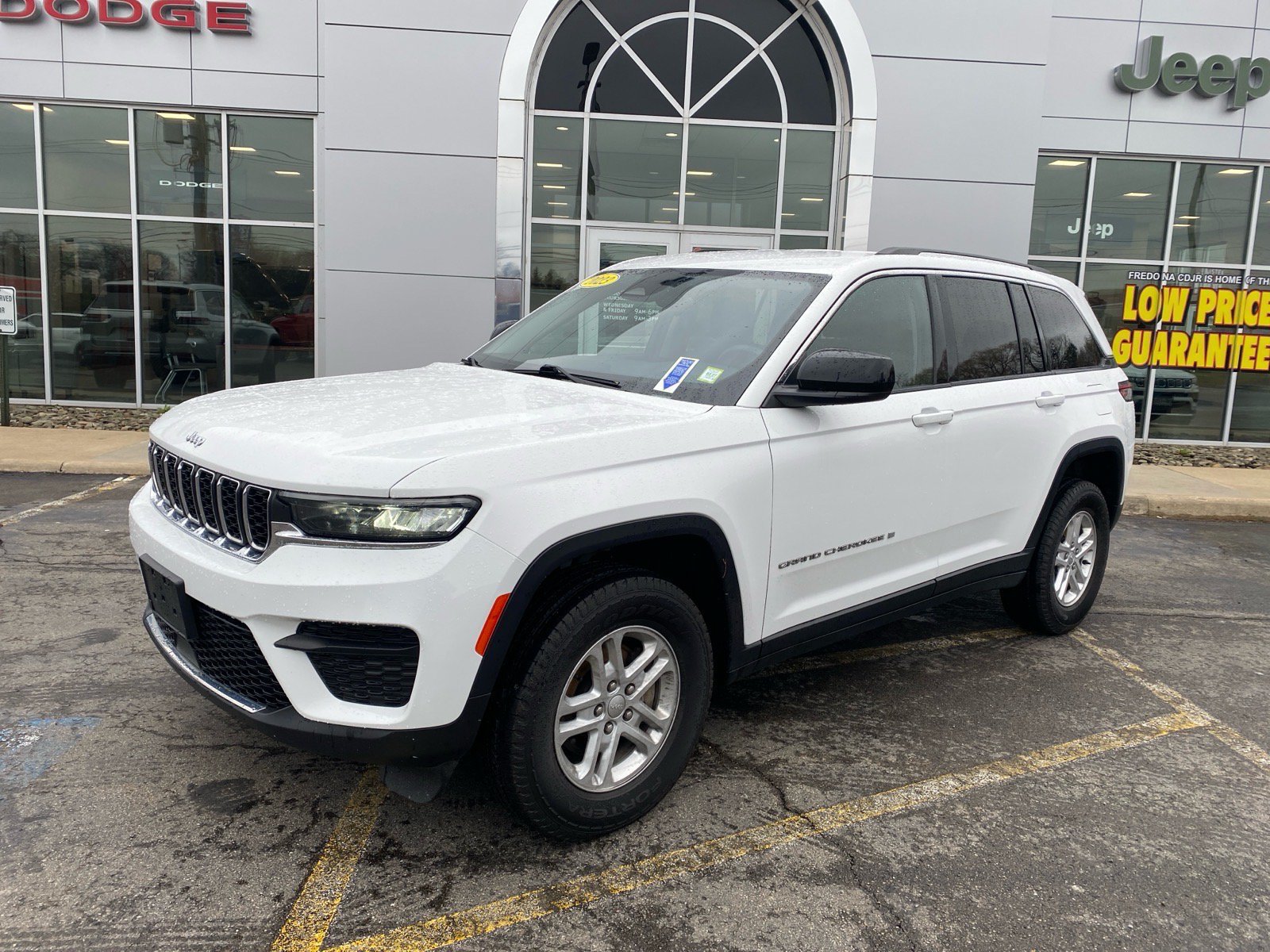 2023 Jeep Grand Cherokee Laredo
