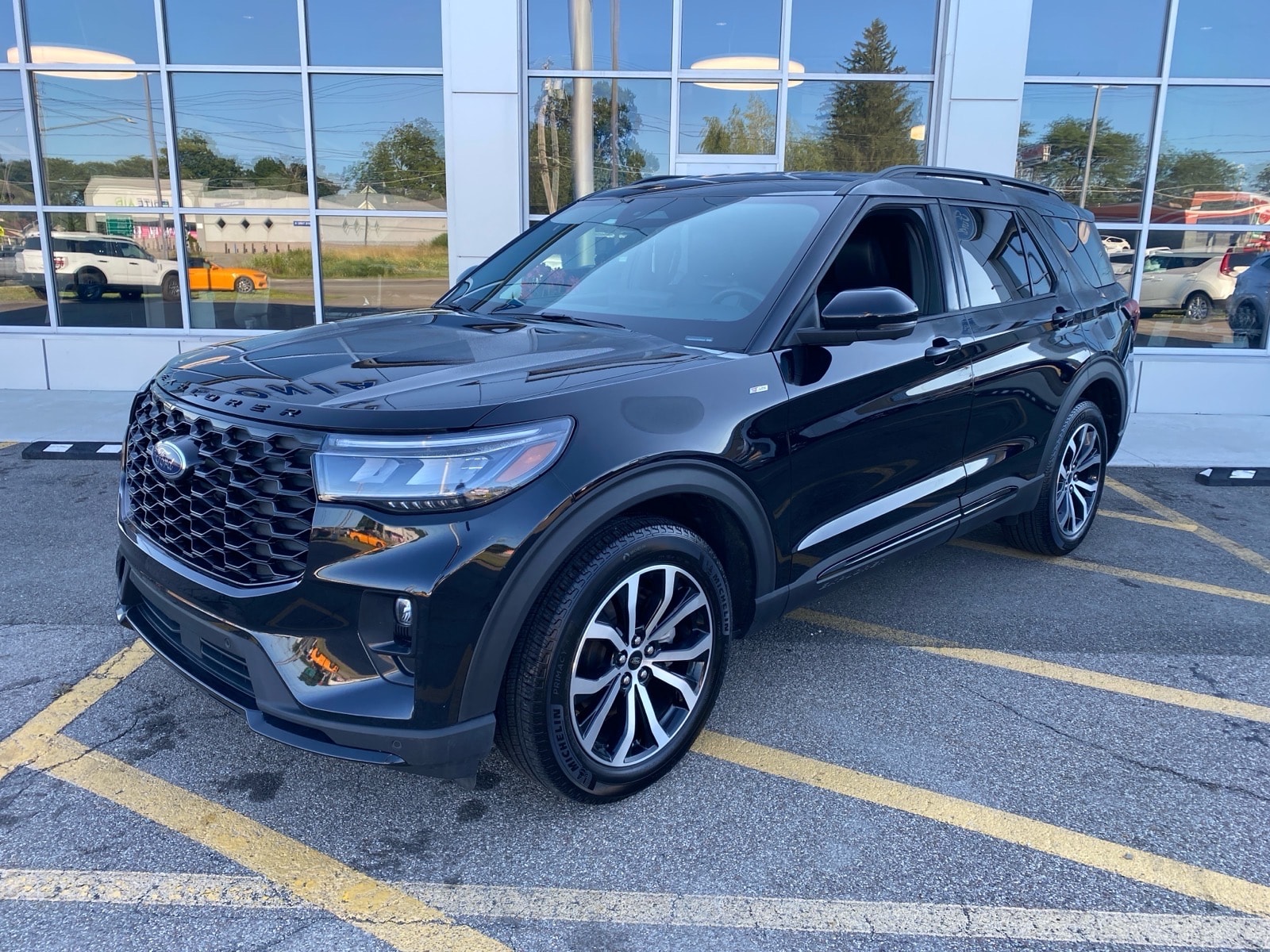 2025 Ford Explorer ST-LINE