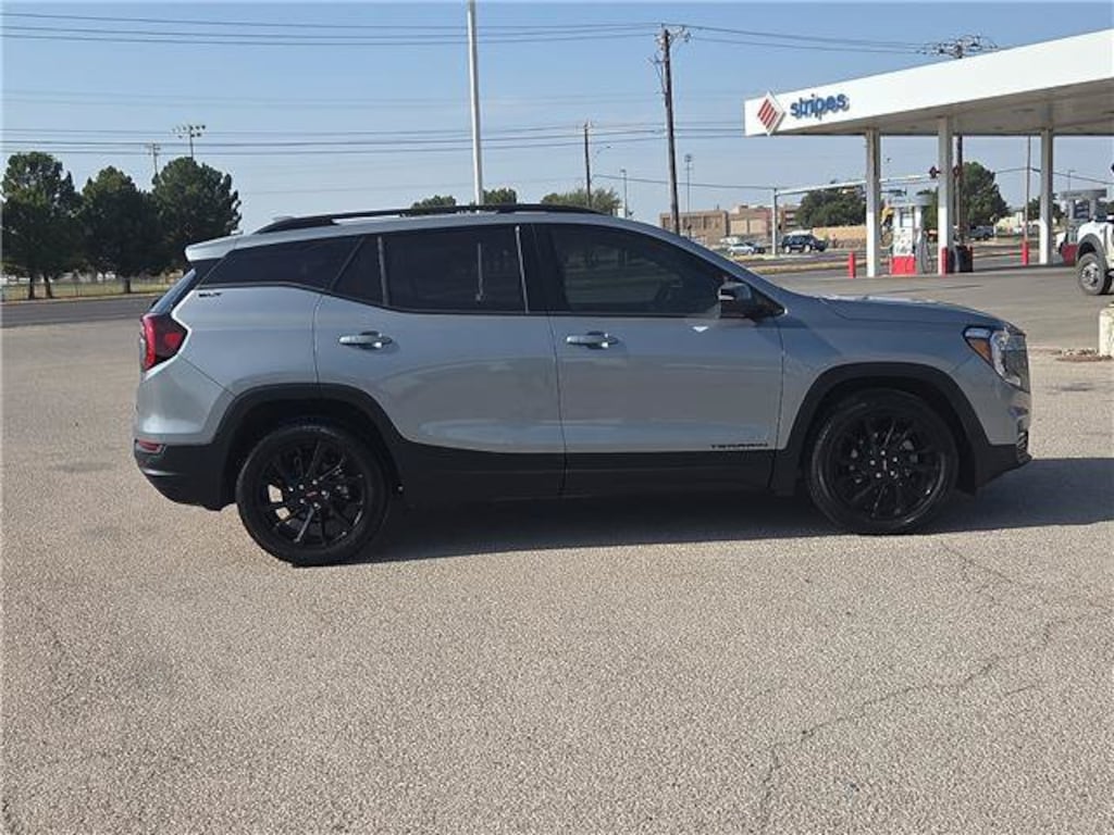Used 2024 GMC Terrain SLT SUV