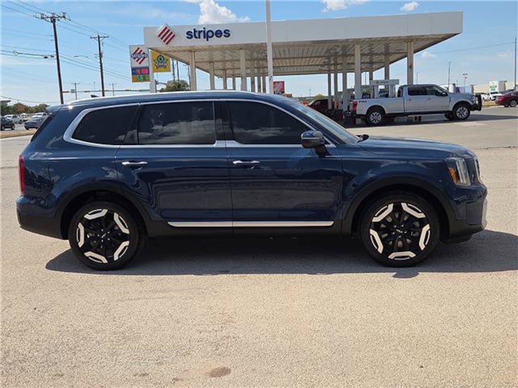 Used 2025 Kia Telluride S
