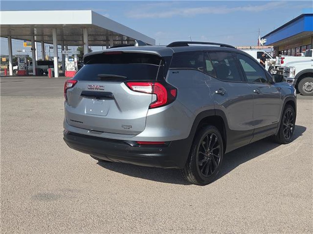 Used 2024 GMC Terrain SLT SUV