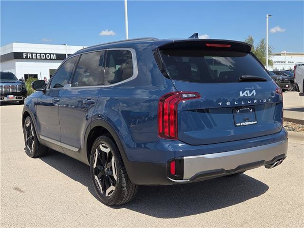 Used 2025 Kia Telluride S