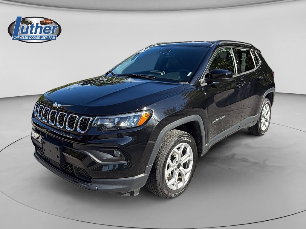 Used 2025 Jeep Compass Latitude SUV