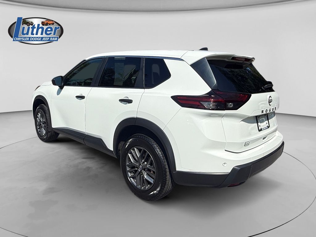 Used 2024 Nissan Rogue S SUV