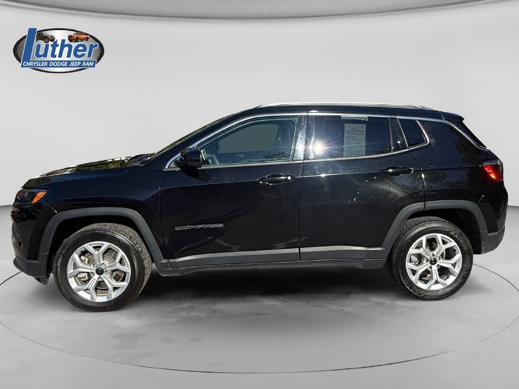 Used 2025 Jeep Compass Latitude SUV