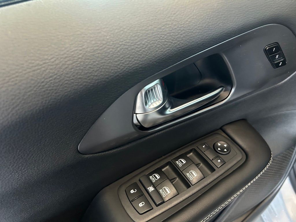 2026 Chrysler Pacifica Select - Photo 18
