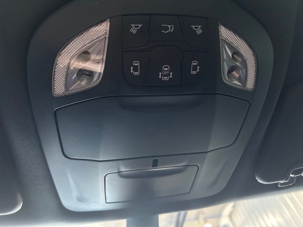 2026 Chrysler Pacifica Select - Photo 26
