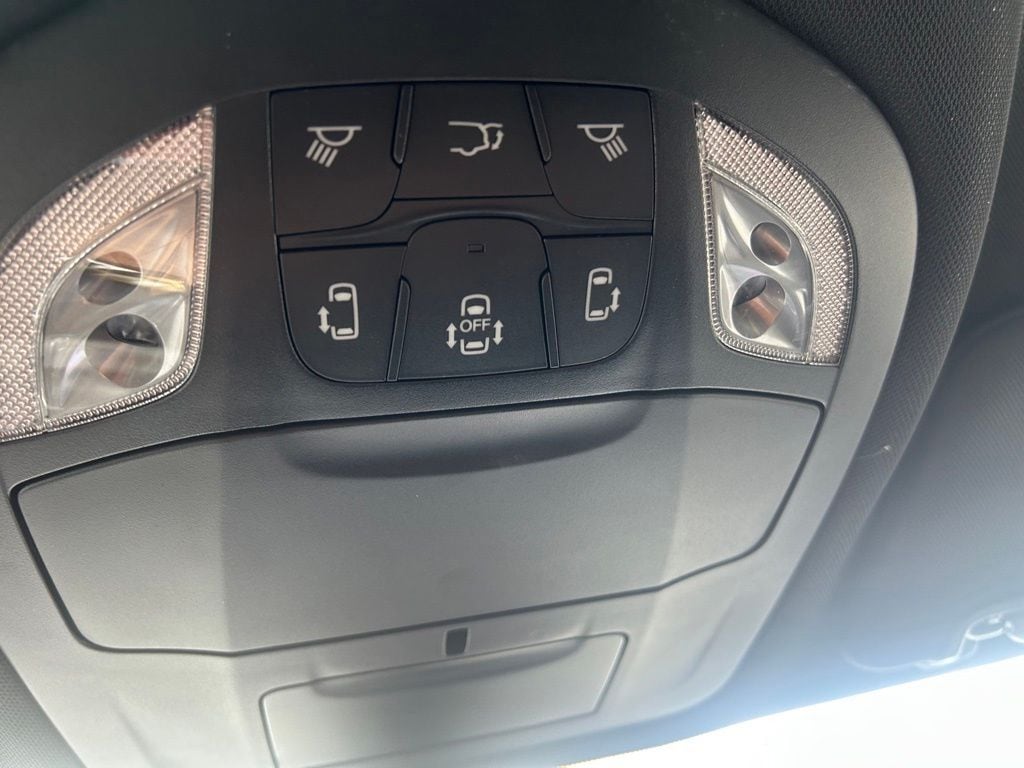 2026 Chrysler Pacifica Select - Photo 26