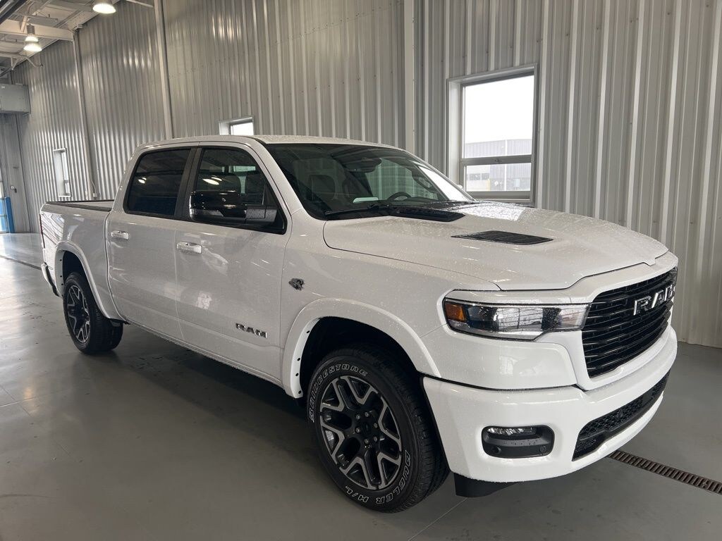 New 2026 Ram 1500 LARAMIE CREW CAB 4X4 5'7 BOX Pickup