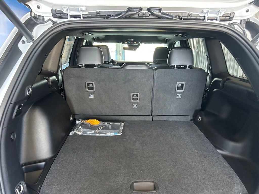 2025 Jeep Grand Cherokee Altitude - Photo 13