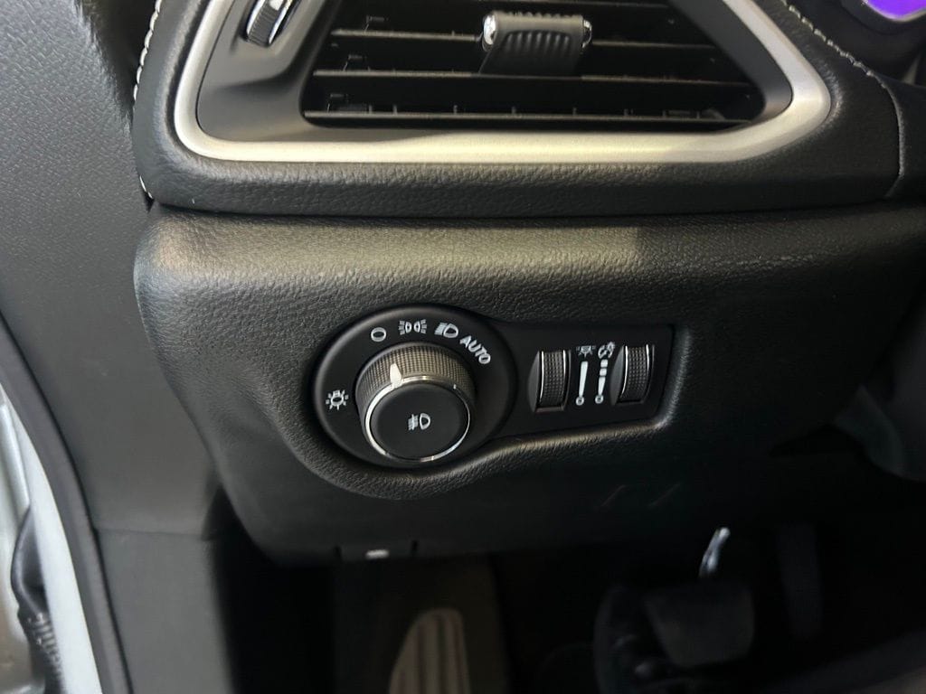 2026 Chrysler Pacifica Select - Photo 19