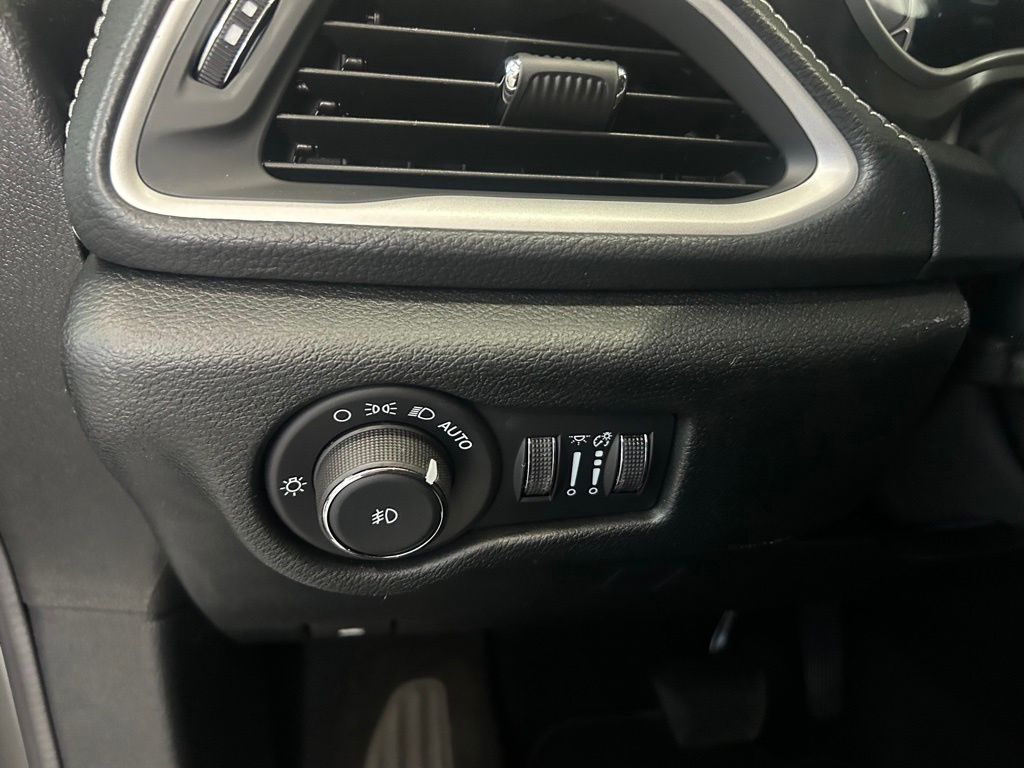 2026 Chrysler Pacifica Select - Photo 18