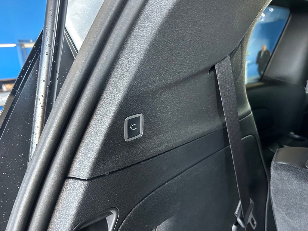 2026 Chrysler Pacifica Select - Photo 14