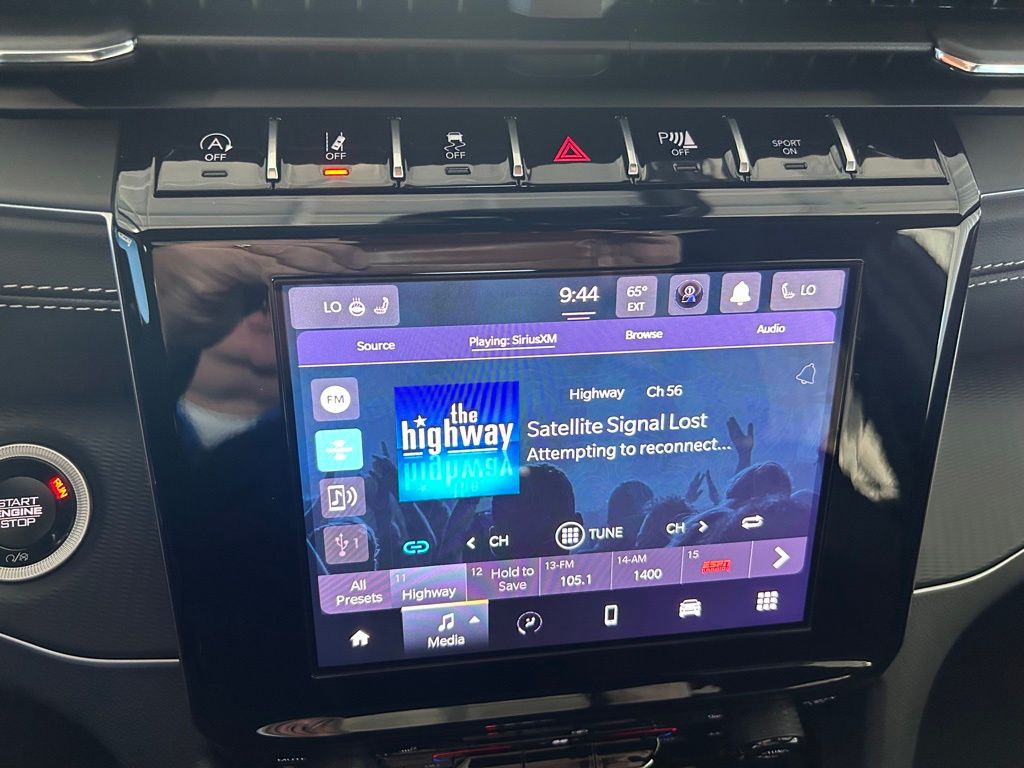 2025 Jeep Grand Cherokee Altitude - Photo 25