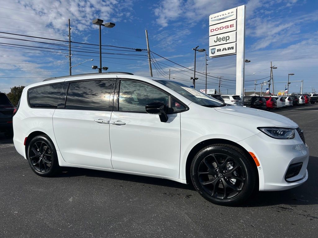 2026 Chrysler Pacifica