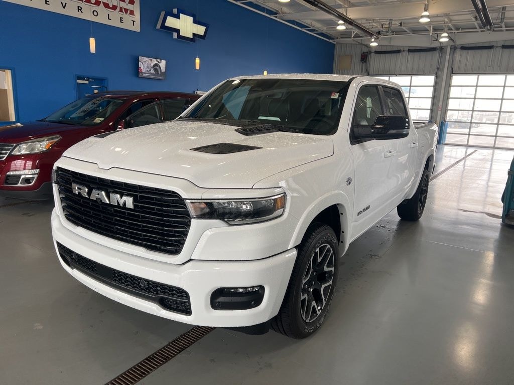 New 2026 Ram 1500 LARAMIE CREW CAB 4X4 5'7 BOX Pickup