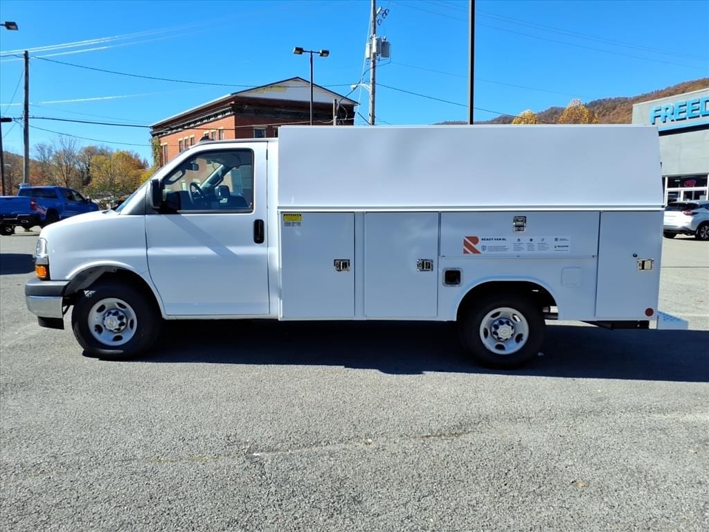 New 2025 Chevrolet Express 3500 Work Van Cab/Chassis