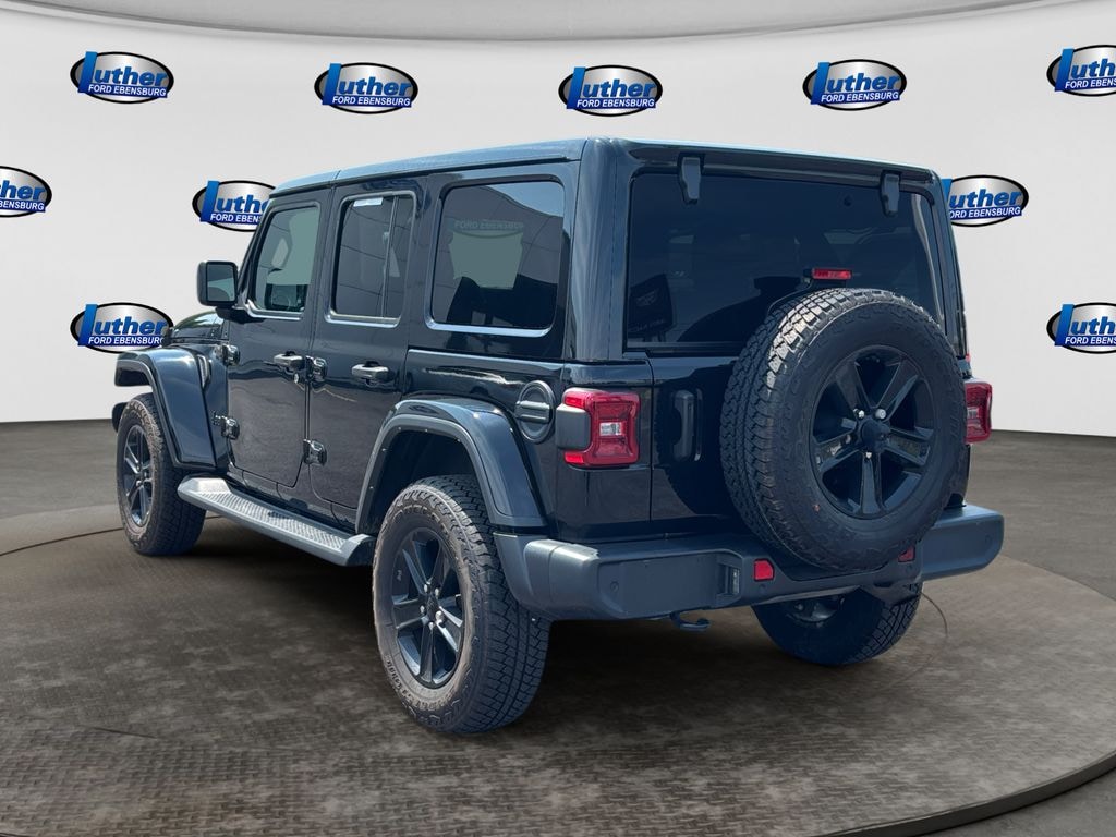 Used 2022 Jeep Wrangler Unlimited Sahara Altitude SUV