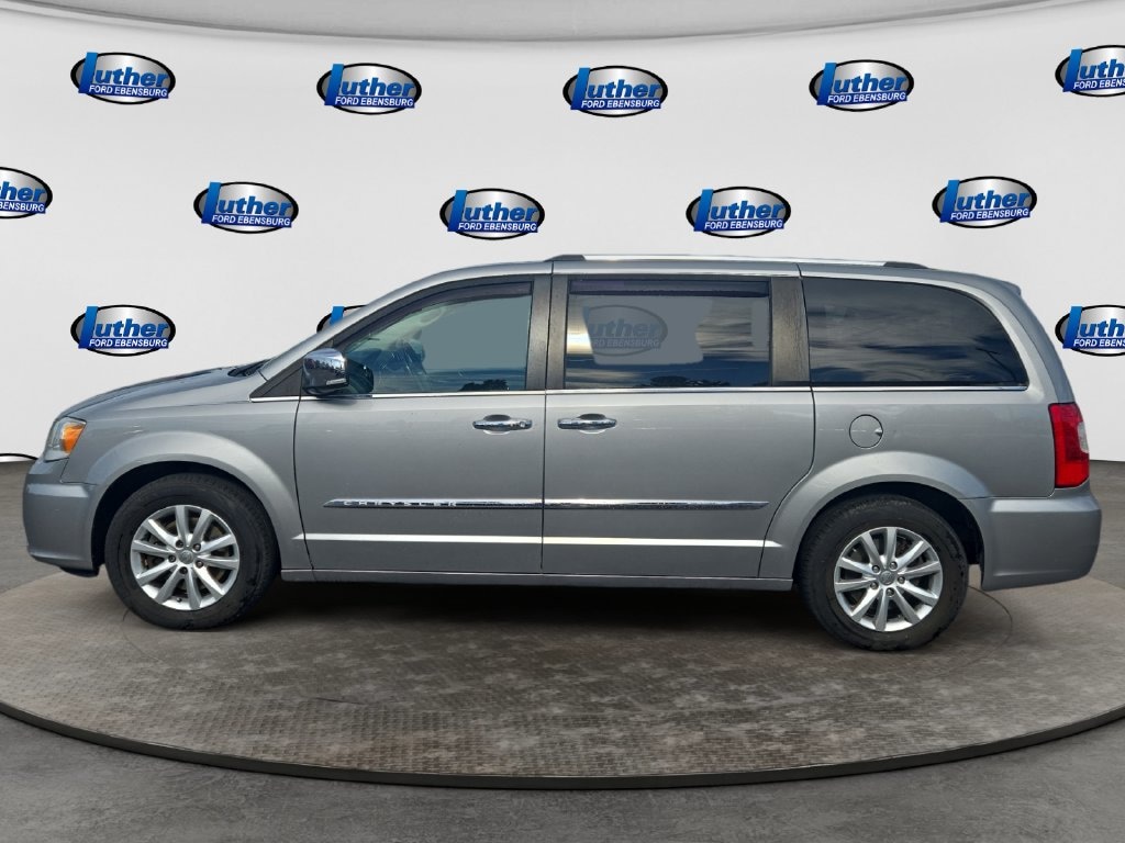 Used 2016 Chrysler Town & Country Limited Van LWB Passenger Van