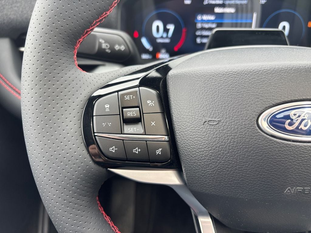 2026 Ford Explorer ST-Line - Photo 24