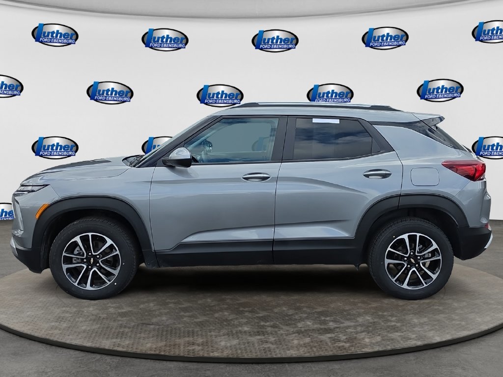 Used 2025 Chevrolet Trailblazer LT SUV