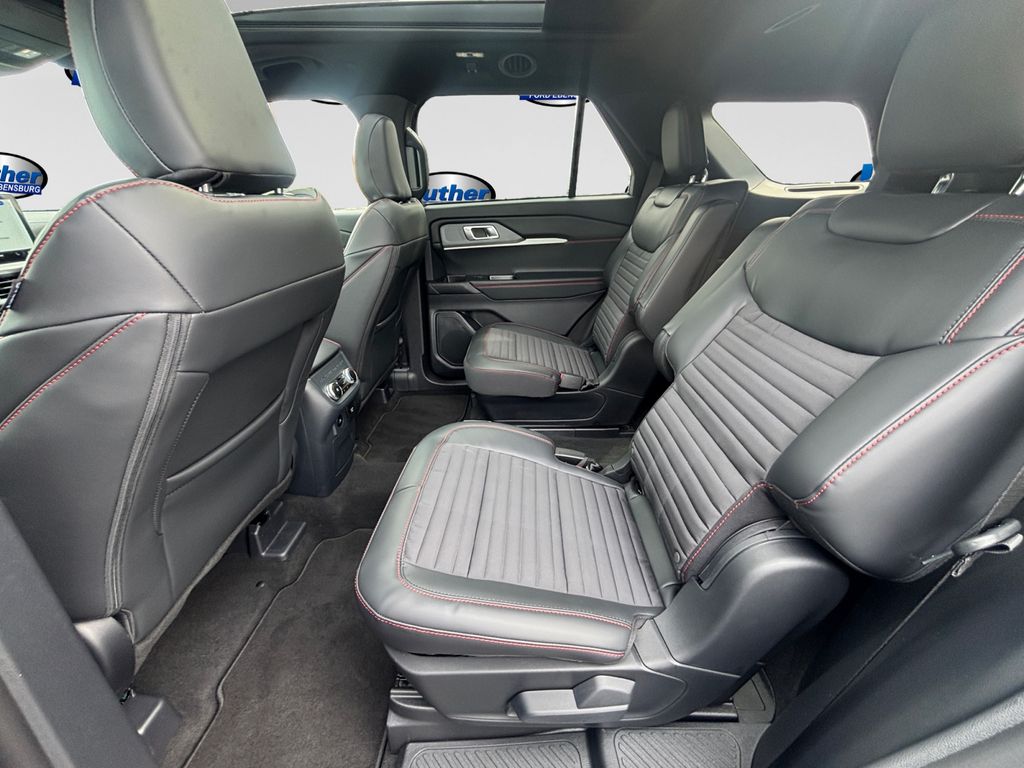 2026 Ford Explorer ST-Line - Photo 11
