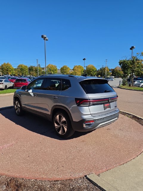 Used 2025 Volkswagen Taos 1.5T SE SUV
