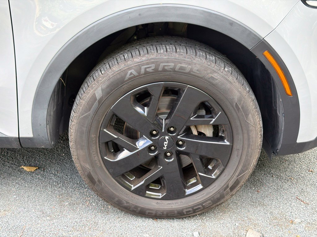 2022 Kia Sorento X-Line S - Photo 8